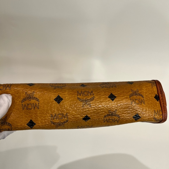 AUTHENTIC MCM LARGE POUCH/DUST BAG INCLUDED - Picture 4 of 4